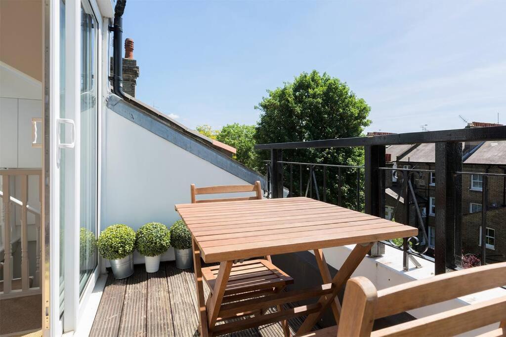 Spacious 3 Bedroom Flat With Terrace Λονδίνο Εξωτερικό φωτογραφία
