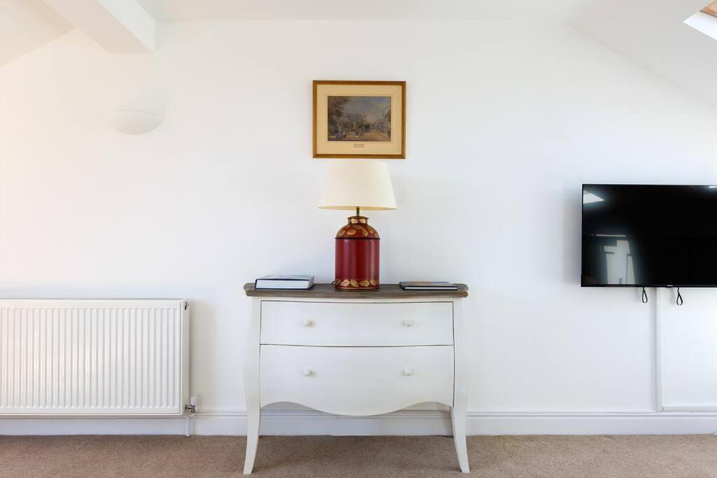 Spacious 3 Bedroom Flat With Terrace Λονδίνο Εξωτερικό φωτογραφία
