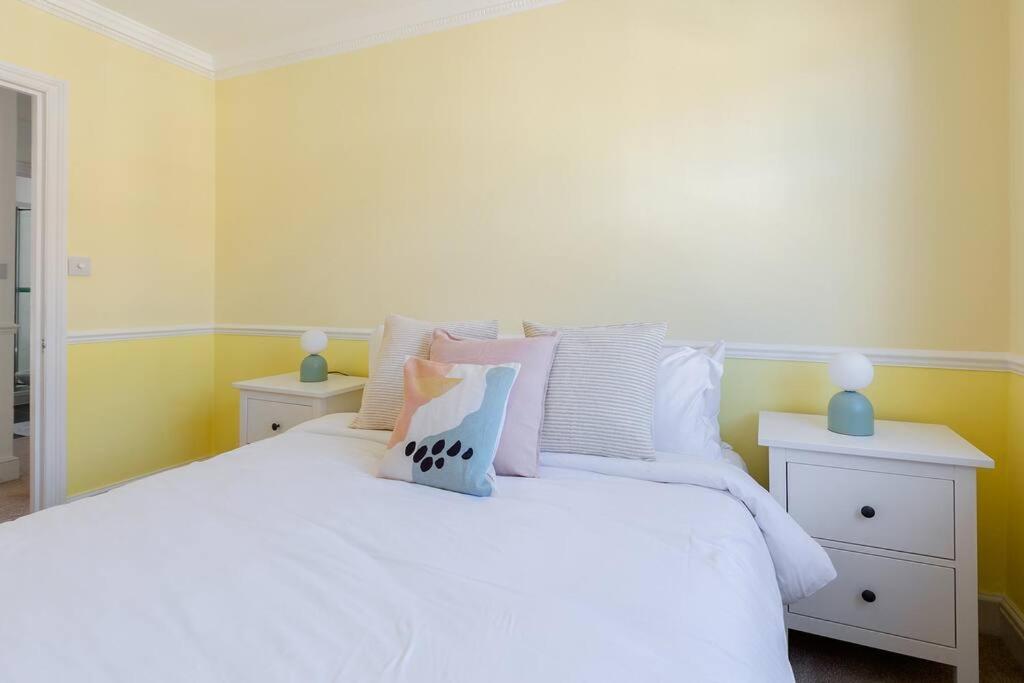 Spacious 3 Bedroom Flat With Terrace Λονδίνο Εξωτερικό φωτογραφία